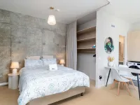 Petone City Studio with Outdoor Space Hotels in Lower Hutt