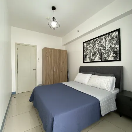 A Cozy 2 Bedroom Unit with a Parking at South Residences SM Southmall