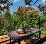 Queeny’s Farm Stay Wooden House - breakfast
