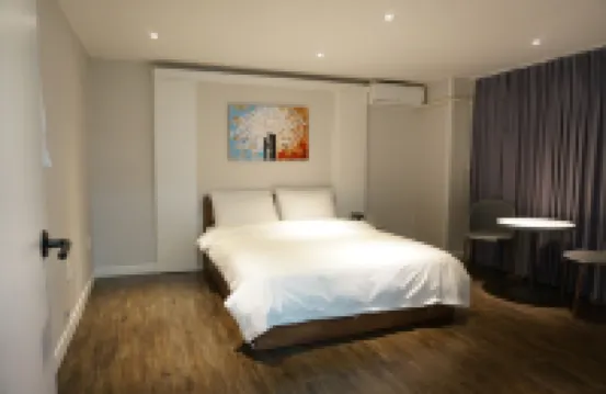 PRADA HOTEL