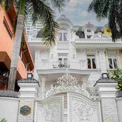 La Rose Blanc Pool Villa Hotel Exterior