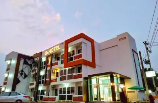 O2 Hotel สกลนคร (โรงแรม โอทู สกลนคร) โรงแรมใกล้โรบินสัน สกลนคร