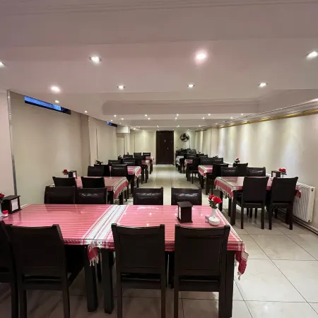 RED WHİTE HOTEL Отели рядом с достопримечательностью «Аксарай»