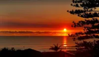 SURFERS CHALET