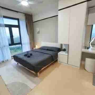 MidValley 3BR Lake View-8px with GFloor 2 CP, Nflx Rooms