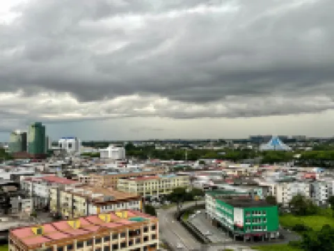 Kuching City Center Apartment With City View โรงแรมใน