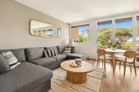 Modern apartment sea view-2BR-4P- Saint-Tropez