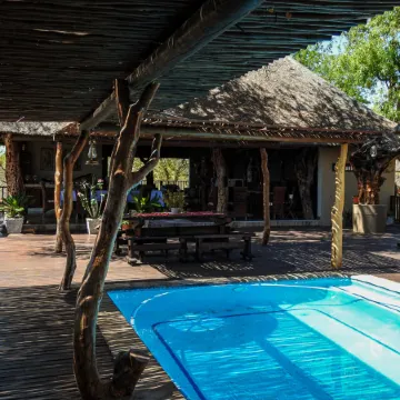 Mazuri Shamba Lodge
