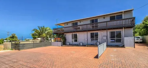 Sunrises Kalbarri, entire large family home