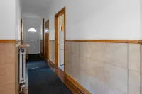 3 Bedroom Apartment - Glasgow Cromdale St - Sleeps 5 - Contractors, Business & Relocations - Condos