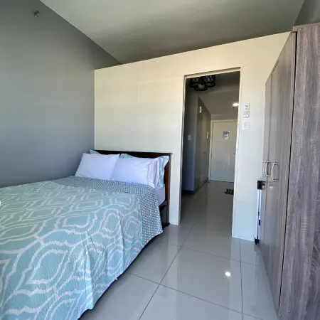 A Cozy 1 Bedroom Unit with a Parking at Tower 2 South Residences SM Southmall