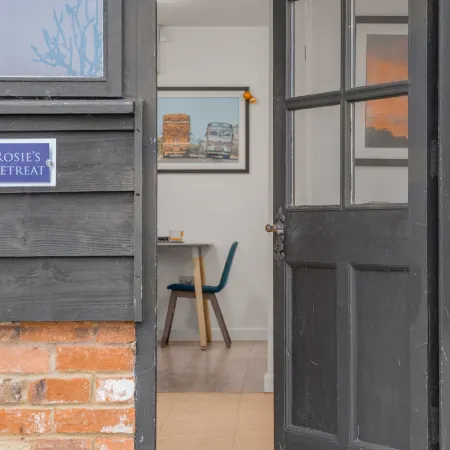 Rosie’s Retreat:2 Bedroom Farm Cottage- ShireStays