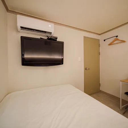 J5 Hostel