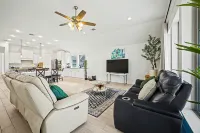Modern Suburban Retreat Near Shopping & Park -  case vacanza in affitto