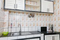 T-Square Residence Makepe Отели в г. 