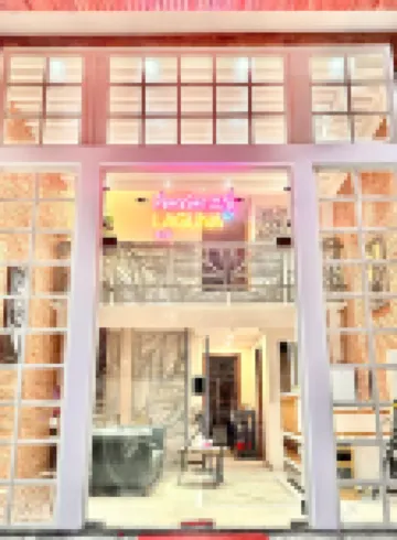 LAGUNA Premier Hotel Hotels near Saigon Exhibition and Convention Center (SECC)