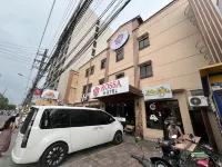 Rossa Hotel Hotels near Clark Museum