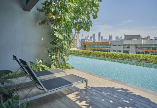 Trion Kuala Lumpur의 넓은 객실과 거실 이미지