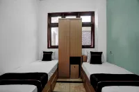 OYO 95035 Harmony Guest House Syariah Sawojajar