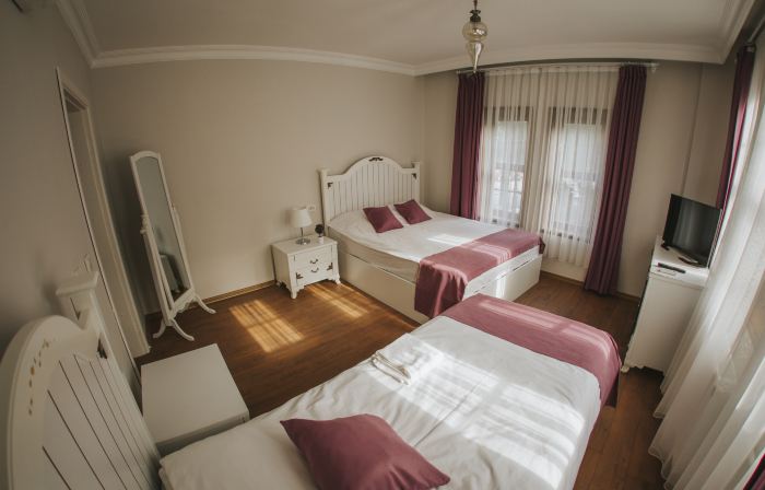 Mor Salkım Konağı