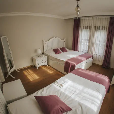 Mor Salkım Konağı