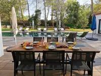 Family Paradise: Cinema, Zip Line & Jacuzzi - navette aéroport