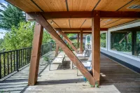Cozy Two-Bedroom Suite - Balkoner