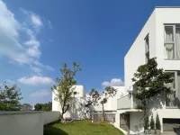 Living In Light　　　　　　 Hotels near Tropic of Cancer Solar Exploration Center