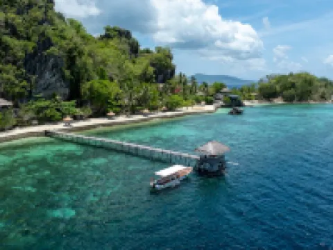 Exclusive & Private Island Resort: Floral Island โรงแรมในTaytay