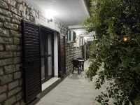 Te Gjyshi (at Grandfather) Hotels in Berat