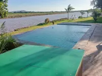 Zambezi Chalet. Game & Canoeing Safaris + Fishing. - Homestays
