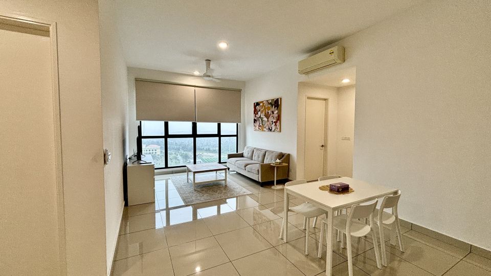Icon6 Condo Conezion Ioi City Mall Putrajaya, Pool View