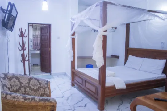 Manyatta Azure Boutique Hotel فنادق في 