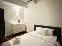 Apartment 2BR Picity Free Pool & Gym 鄰近第十二郡的酒店