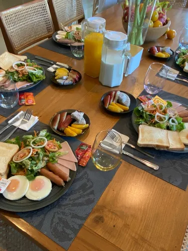 รูปภาพของเอเมอรัลดา พูล วิลล่า | บริการทำความสะอาดรายวัน | บาร์บีคิว | คาราโอเกะ