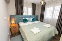 Sunshine Apartment by HolidayKeys