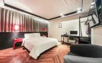 2HEAVEN HOTEL
