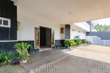 Asyoka Residence By Key Room