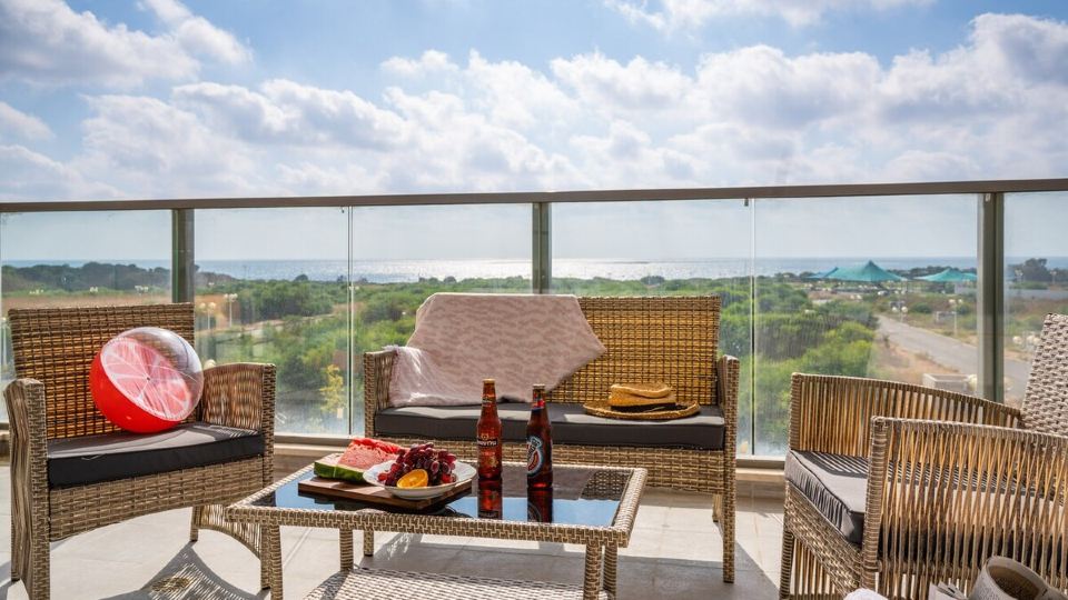 Panoramic Sea Views Coastal Escape by Sea N' Rent