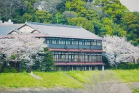 MOMOYAMA ONSEN TSUKIMIKAN Hotel di Uji