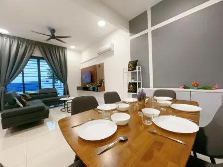 Hello Baby Homestay Dato Onn 11 Отели в г. Тебрау