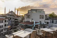 Triton Hotel - parking