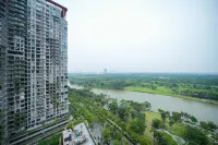 Calm Homestay - Osen Ecopark Lakeview Hotels in Phung Cong