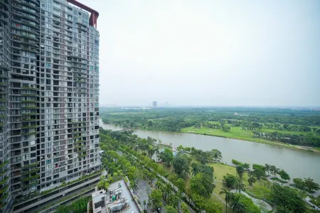 Calm Homestay - Osen Ecopark Lakeview Отели в г. Xuan Quan