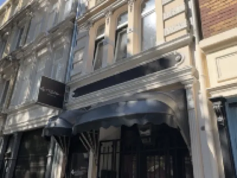 La Belle 10 Hotels near Great St. Martin Church