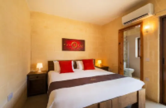 Nadurija - 4 bedrooms (sleeps 8+2 kids) Nadur village