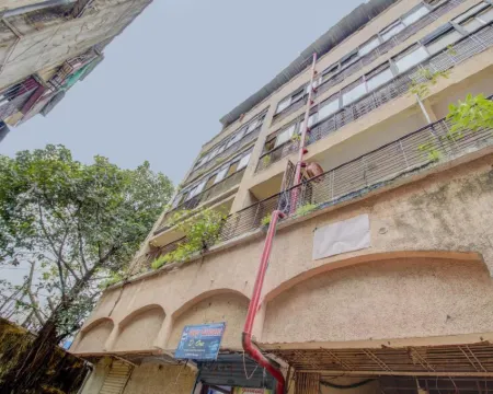 Hotel Della Comfort near Ambreshwar Shiv Mandir, Ambernath Hotels in Ulhasnagar