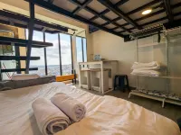 S&D family studio 4 pax w/ netflix & pool @Pollux Hotels near Pollux Mall Batam Center