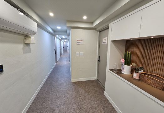 스테이쉼 모텔 화이트 인테리어