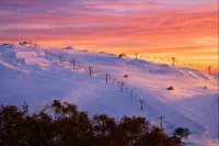 Hotham Central Ski Out Studio w/ pool, spa & sauna